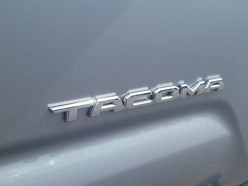 Used 2021 Toyota Tacoma SR5 RWD image 6