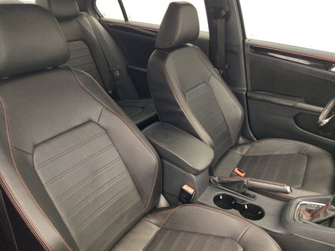 Used 2016 Volkswagen Jetta GLI SE FWD image 21