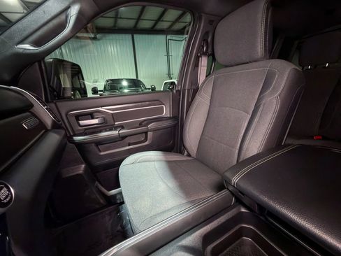 Used 2024 RAM 2500 Big Horn w/ Night Edition AWD/4WD image 27