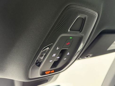 New 2025 Audi SQ6 e-tron Premium image 27