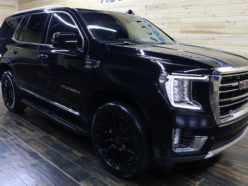Used 2021 GMC Yukon SLT w/ SLT Premium Package image 2