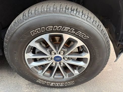 Used 2020 Ford F150 XLT w/ Equipment Group 302A Luxury AWD/4WD image 9