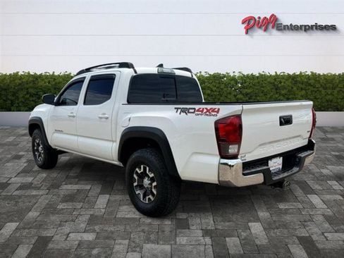 Used 2019 Toyota Tacoma TRD Off-Road AWD/4WD image 2