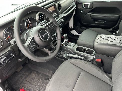 Used 2023 Jeep Wrangler Sport AWD/4WD image 11