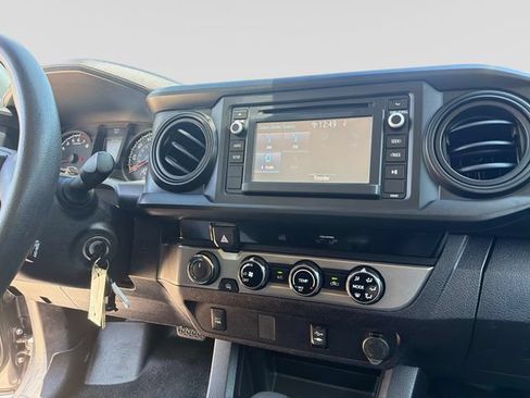 Used 2018 Toyota Tacoma SR AWD/4WD image 24
