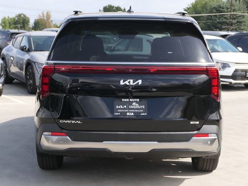 New 2026 Kia Carnival SX FWD image 5