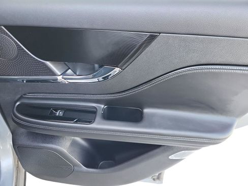 Used 2024 Lincoln Corsair Reserve w/ Towing Package image 22