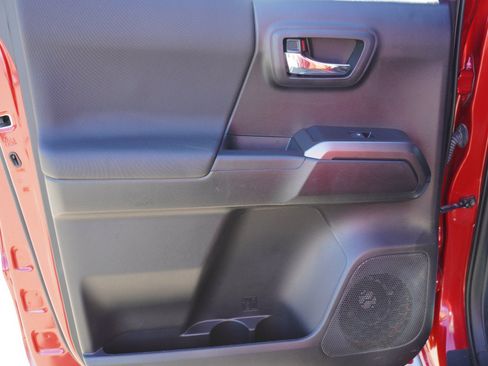 Used 2021 Toyota Tacoma TRD Sport w/ TRD Premium Sport Package AWD/4WD image 14