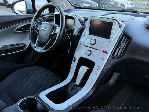 Used 2013 Chevrolet Volt FWD image 13