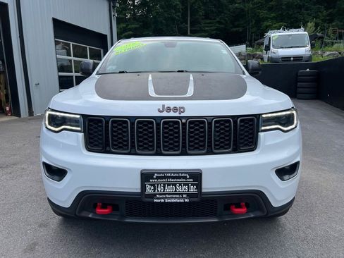 Used 2018 Jeep Grand Cherokee Trailhawk w/ Trailhawk Luxury Group AWD/4WD image 3