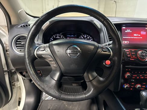 Used 2014 Nissan Pathfinder Platinum w/ Platinum Premium Package image 11