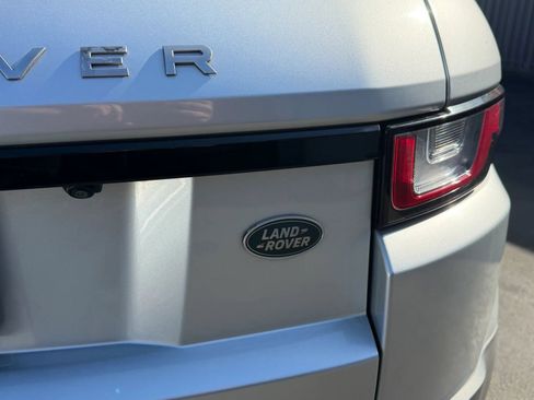Used 2019 Land Rover Range Rover Evoque SE AWD/4WD image 25