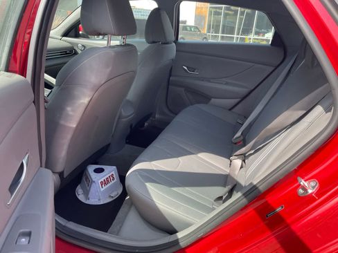 Used 2021 Hyundai Elantra SEL w/ Preferred Accessory Package image 5