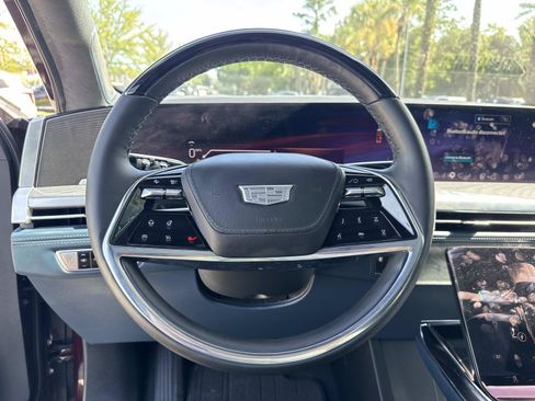 Used 2025 Cadillac Escalade IQ Luxury 2 w/ LPO, Premium Carpet Package AWD/4WD image 16