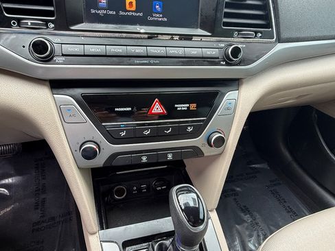 Used 2018 Hyundai Elantra SEL FWD image 30