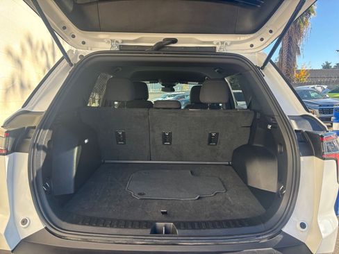 Used 2025 Chevrolet Equinox LT image 31