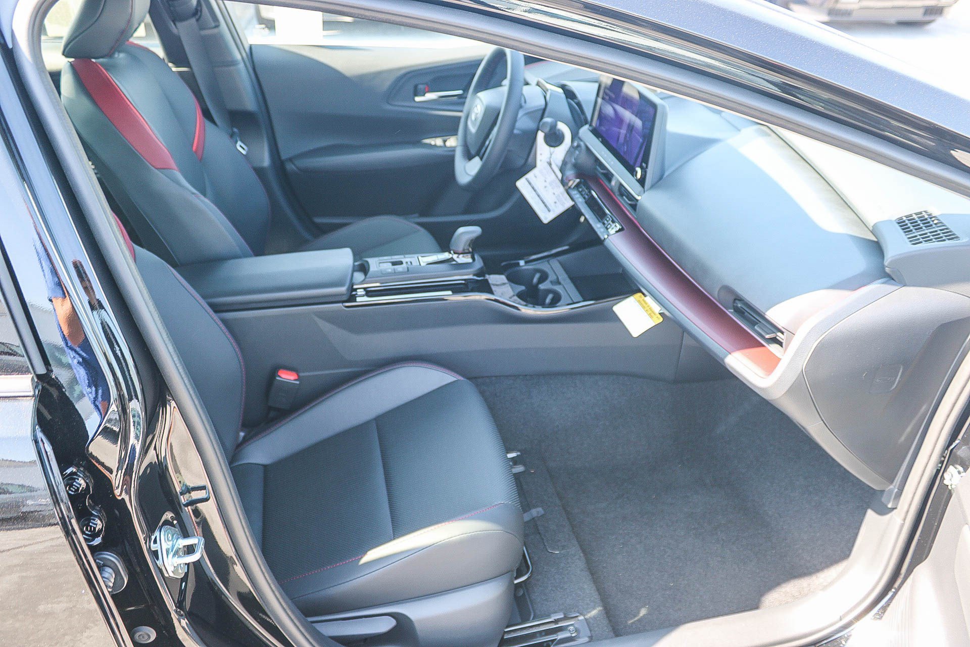 New 2027 Toyota Prius Plug-In Hybrid w/ Limited Premium Package FWD image 18