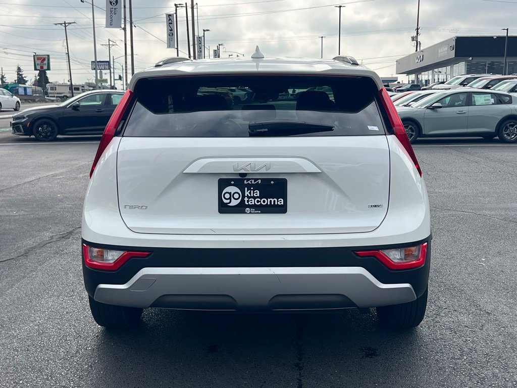 Certified 2025 Kia Niro LX FWD image 10