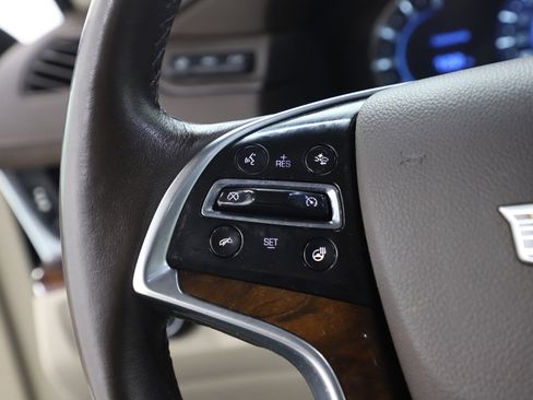 Used 2016 Cadillac Escalade Luxury image 34