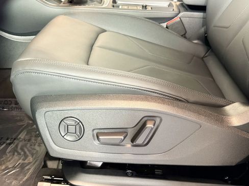 New 2025 Audi Q3 2.0T Premium image 17