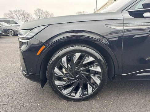 Used 2024 Lincoln Nautilus Reserve w/ Equipment Group 202A image 19