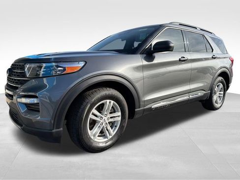 Used 2024 Ford Explorer XLT w/ Equipment Group 202A AWD/4WD image 1