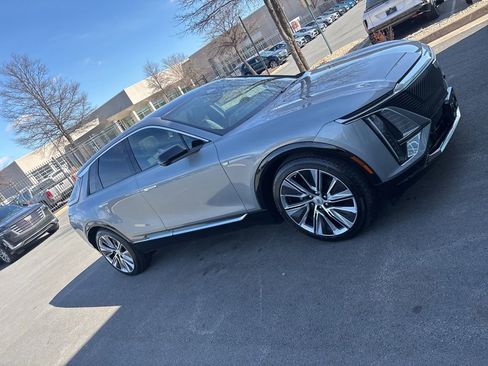 Used 2024 Cadillac Lyriq Luxury w/ LPO, Floor Liner Package image 2