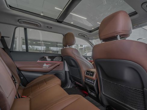 New 2026 Mercedes-Benz GLS 450 4MATIC image 28