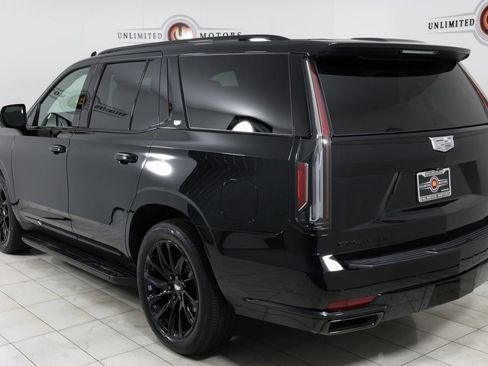 Used 2024 Cadillac Escalade Sport w/ LPO, ONYX Package image 4
