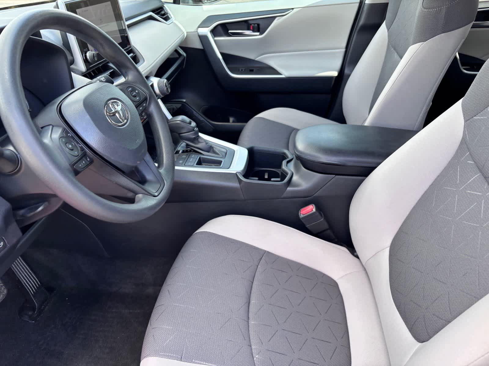 Used 2024 Toyota RAV4 XLE w/ Convenience Package FWD image 16