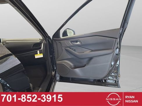 New 2026 Nissan Rogue SV w/ Cold Weather Package AWD/4WD image 37