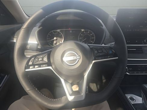 Certified 2025 Nissan Altima 2.5 SL FWD image 15