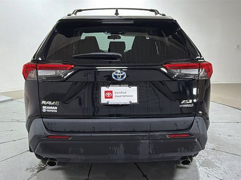 Certified 2021 Toyota RAV4 XLE image 4