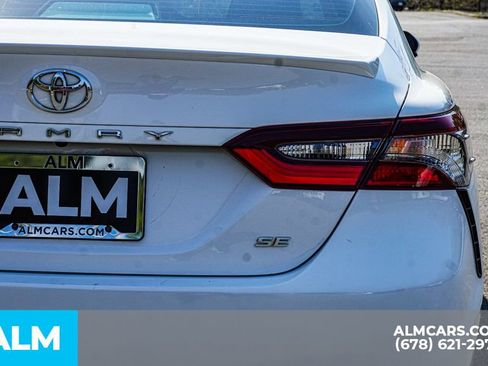 Used 2021 Toyota Camry SE image 13