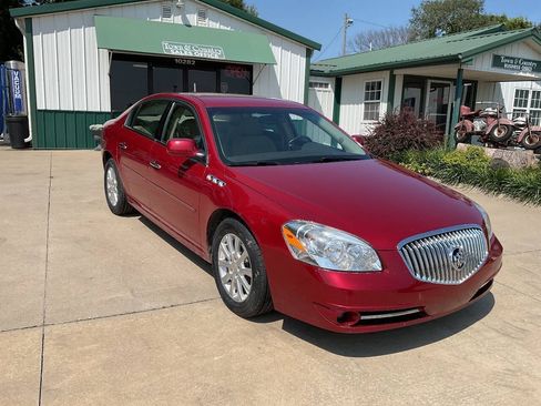 Used 2011 Buick Lucerne CXL FWD image 3