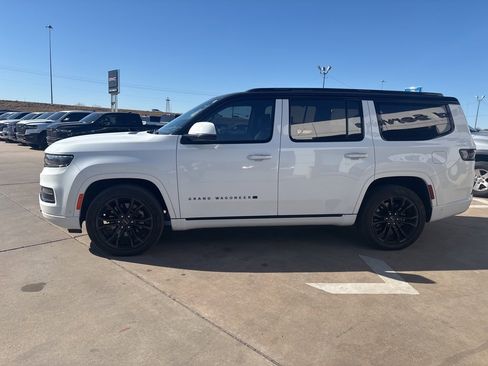 Used 2022 Jeep Grand Wagoneer Series II image 3