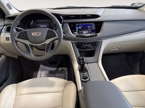 Certified 2024 Cadillac XT5 Premium Luxury w/ LPO, Floor Liner Package AWD/4WD image 8