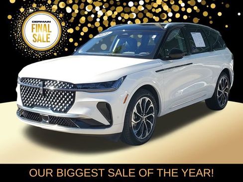 Used 2024 Lincoln Nautilus Reserve image 1