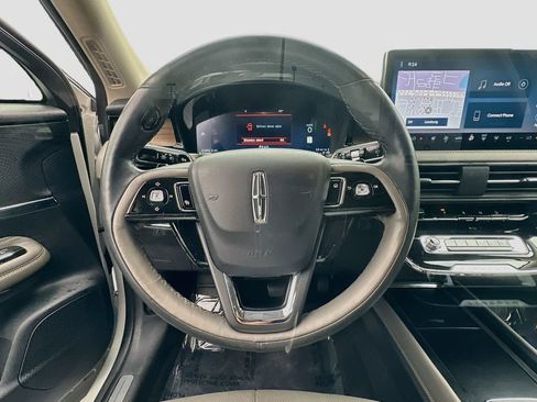 Used 2023 Lincoln Corsair Reserve w/ Equipment Group 201A FWD image 11