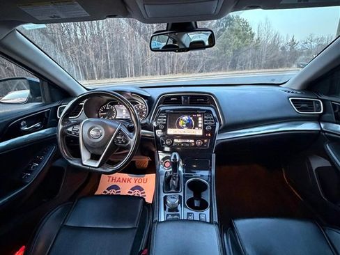 Used 2022 Nissan Maxima SV w/ Floor Mat Group image 9