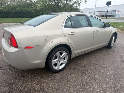 Used 2012 Chevrolet Malibu LS FWD image 2