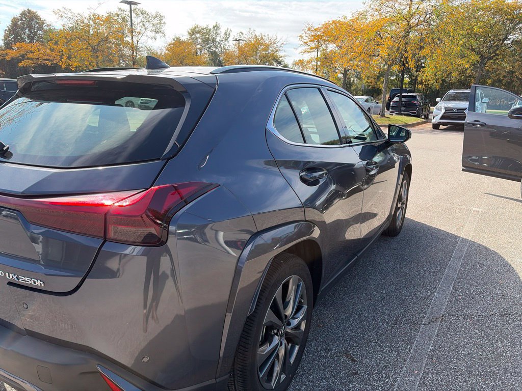 Used 2024 Lexus UX 250h F Sport AWD/4WD image 9