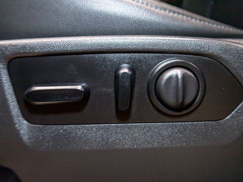 Used 2021 Chevrolet Silverado 1500 LTZ w/ LTZ Premium Package image 20