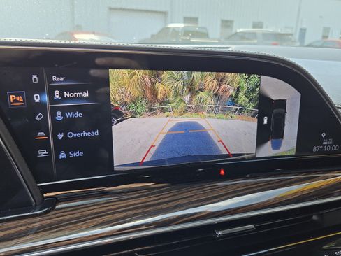 Used 2021 Cadillac Escalade Premium Luxury RWD image 28