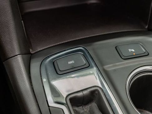 Used 2023 Chevrolet Equinox LT w/ Driver Convenience Package AWD/4WD image 17