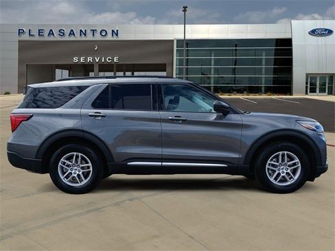 New 2025 Ford Explorer Active w/ Active Comfort Package image 6