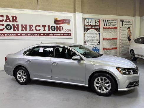 Used 2016 Volkswagen Passat 1.8T S FWD image 5
