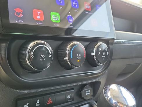 Used 2017 Jeep Patriot Latitude FWD image 22
