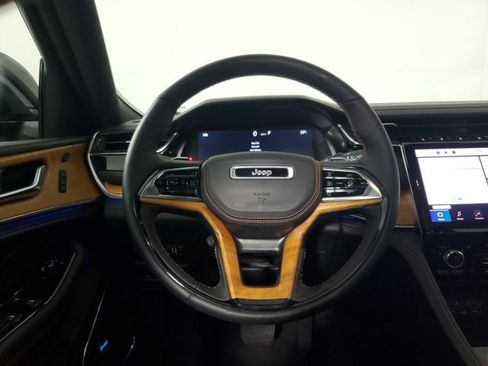 Used 2023 Jeep Grand Cherokee L Summit AWD/4WD image 17