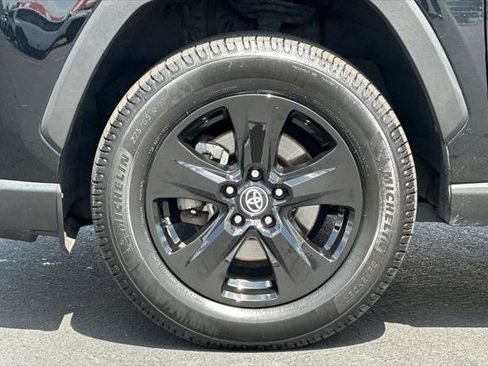 Certified 2022 Toyota RAV4 XLE w/ Convenience Package FWD image 31